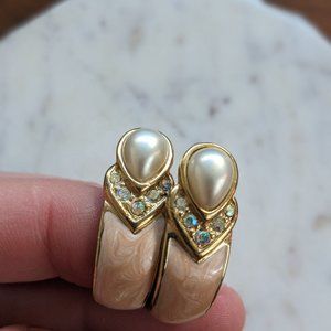Vintage pearl earrings